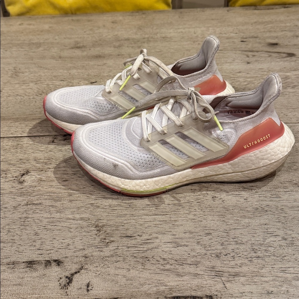 Adidas Ultra Boost - Picture 3 of 7